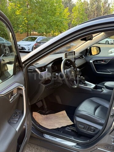 Toyota RAV4-6