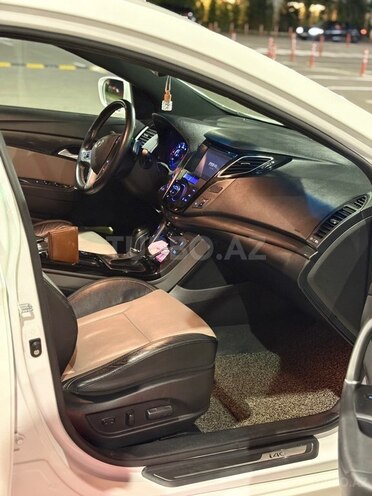 Hyundai i40-13