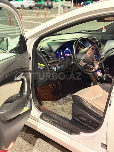 Hyundai i40-14