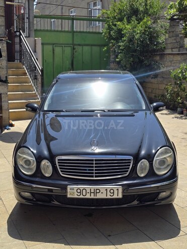 Mercedes E 270-1
