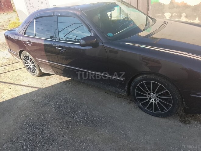 Mercedes E 220-6