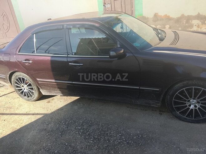 Mercedes E 220-5