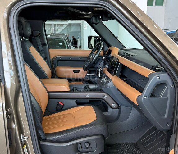 Land Rover Defender-11