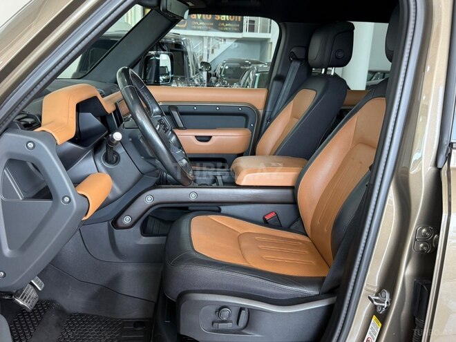 Land Rover Defender-9