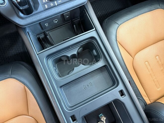 Land Rover Defender-29