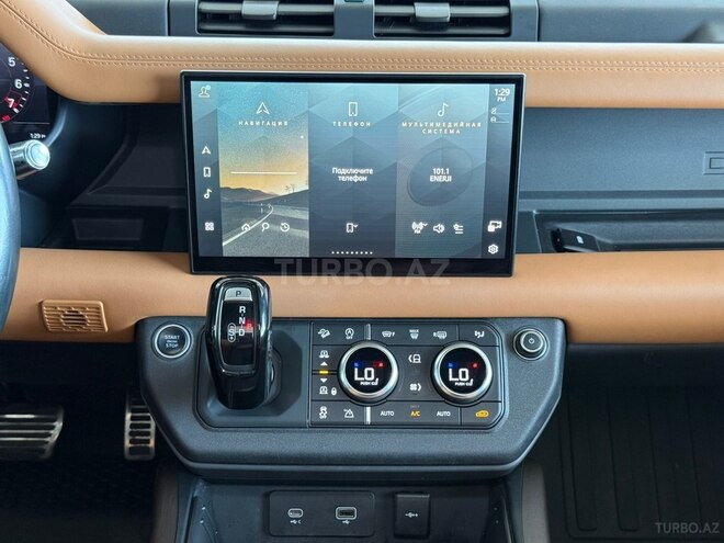 Land Rover Defender-15