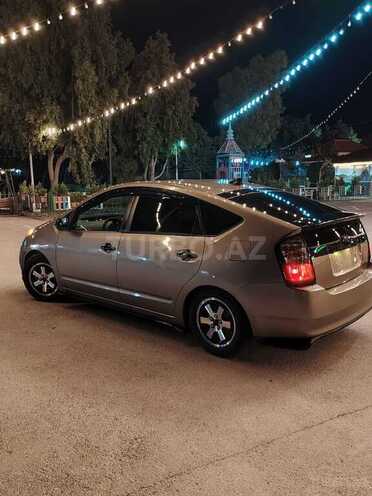 Toyota Prius-5