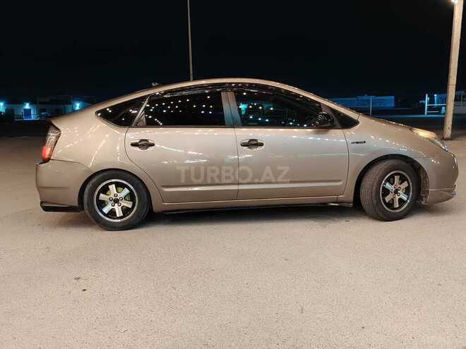 Toyota Prius-8