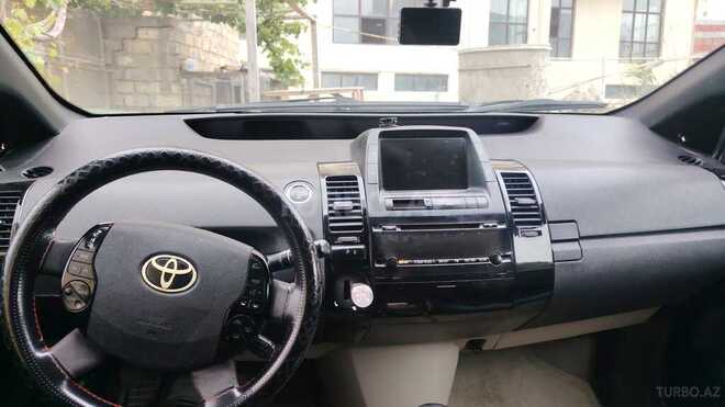 Toyota Prius-11