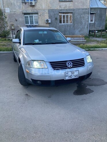Volkswagen Passat-1