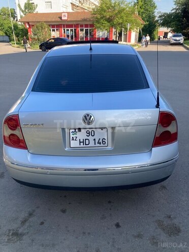 Volkswagen Passat-4