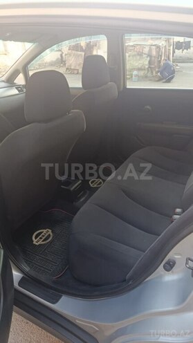 Nissan Tiida-2