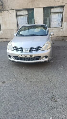 Nissan Tiida-1