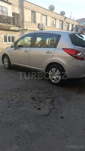 Nissan Tiida-4