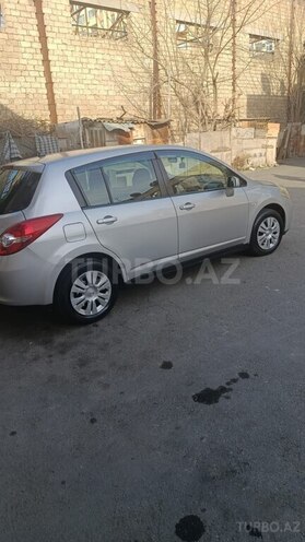 Nissan Tiida-5