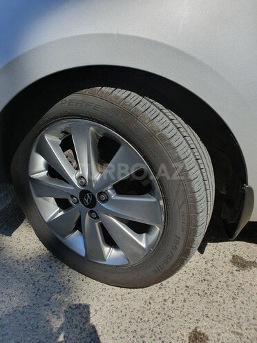 Hyundai i20-4