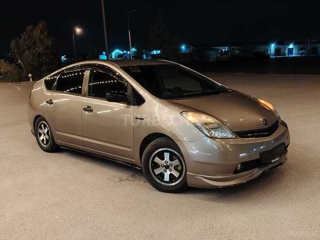 Toyota Prius-12