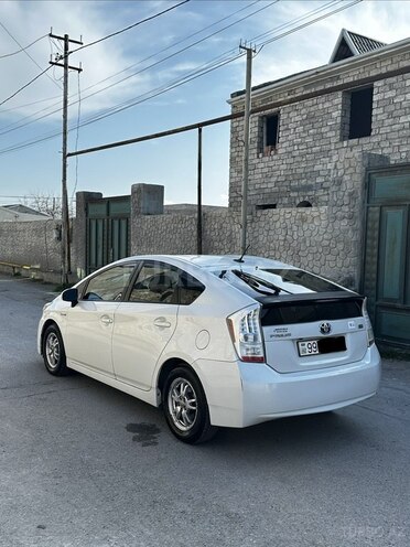 Toyota Prius-6