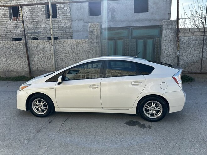 Toyota Prius-5