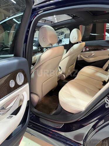 Mercedes E 350-19