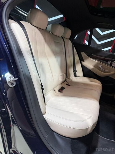 Mercedes E 350-21