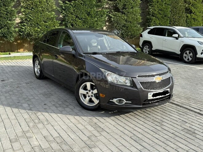Chevrolet Cruze-12