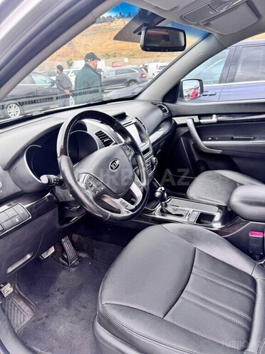 Kia Sorento-9