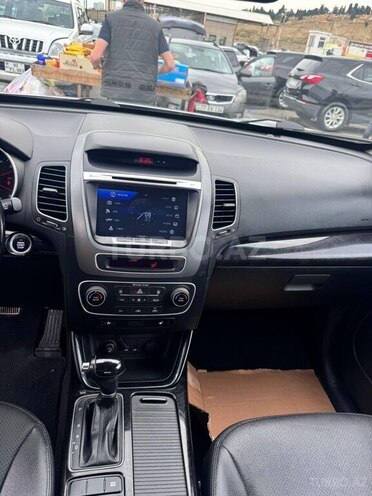 Kia Sorento-8