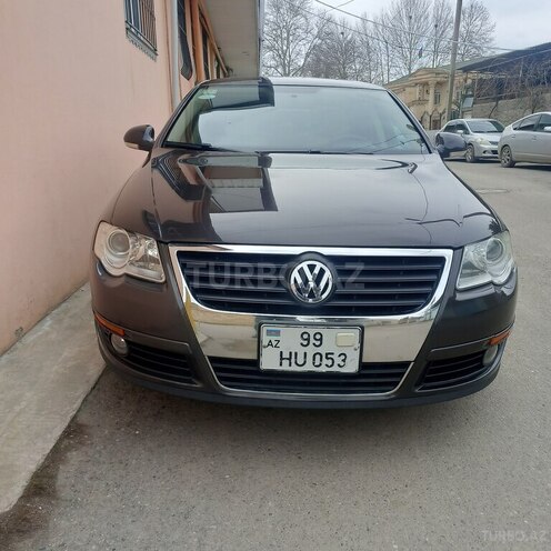 Volkswagen Passat-1