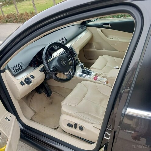 Volkswagen Passat-4