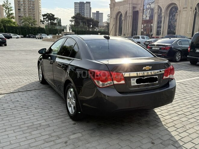 Chevrolet Cruze-16