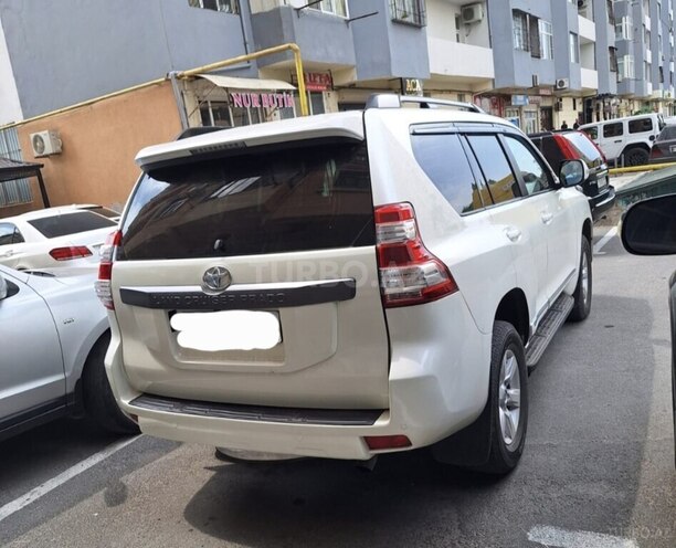 Toyota Land Cruiser Prado-4