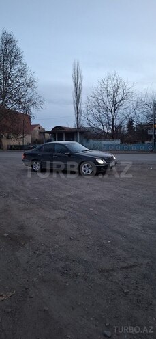 Mercedes E 270-5