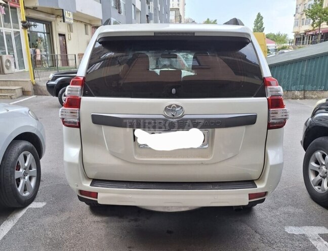 Toyota Land Cruiser Prado-5