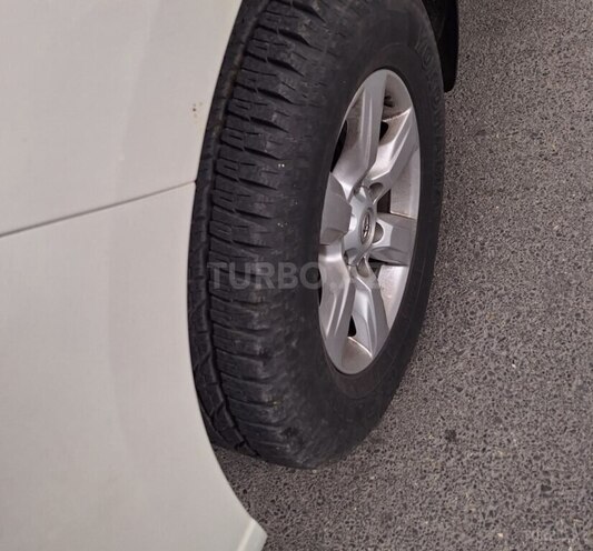 Toyota Land Cruiser Prado-8