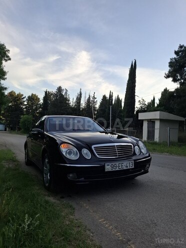 Mercedes E 270-2
