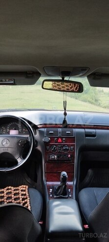 Mercedes E 200-3
