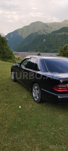 Mercedes E 200-6