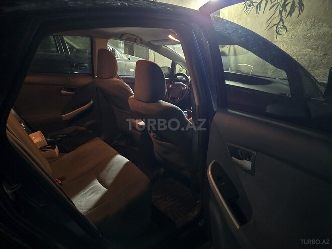 Toyota Prius-6
