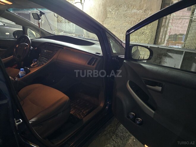 Toyota Prius-7