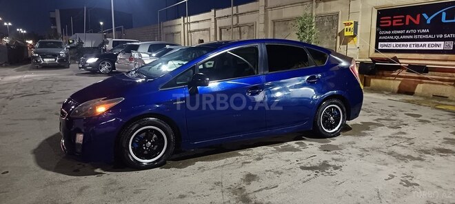 Toyota Prius-8