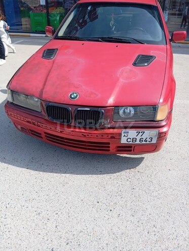 BMW 320-2