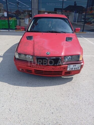 BMW 320-1