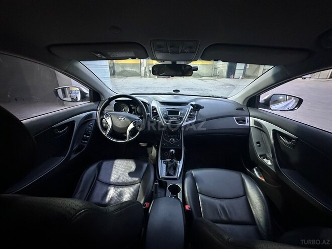 Hyundai Avante-9