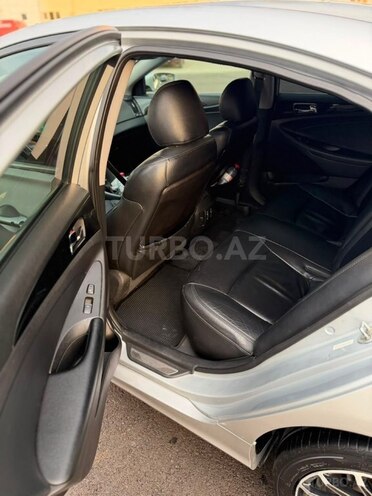 Hyundai Sonata-9