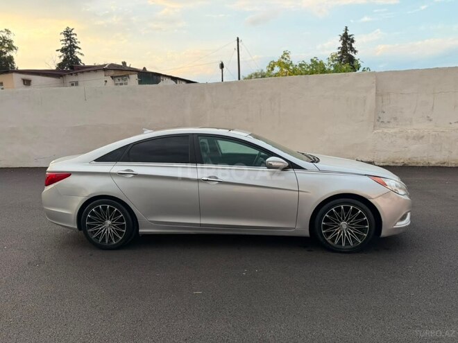 Hyundai Sonata-4