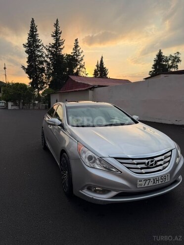 Hyundai Sonata-2