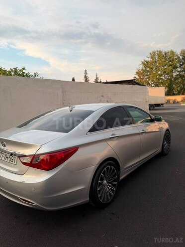 Hyundai Sonata-6