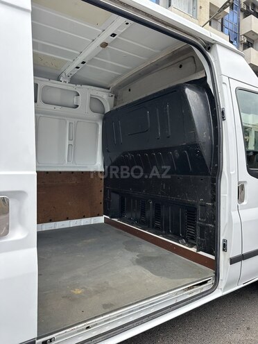 Ford Transit-9