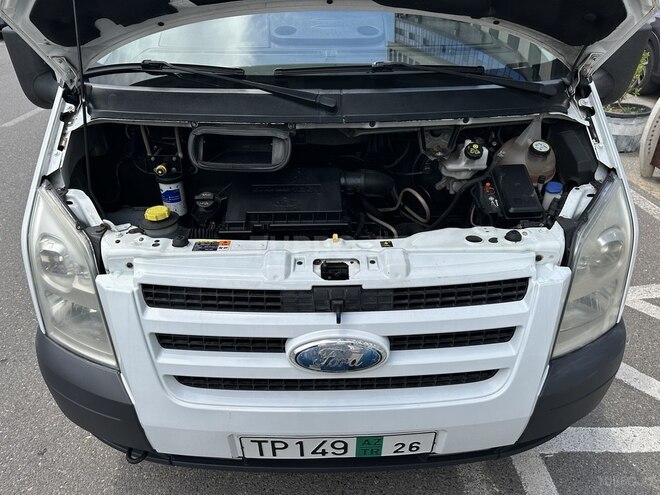 Ford Transit-15